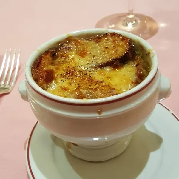 Photo de soupe gratinée Parisienne